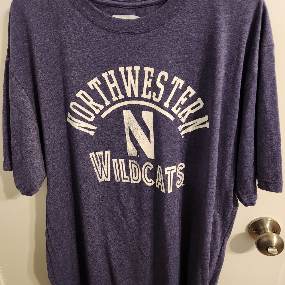 NORTHWESTERN WILDCATS SUPER COMFY SHORT-SLEEVED T-SHIRT